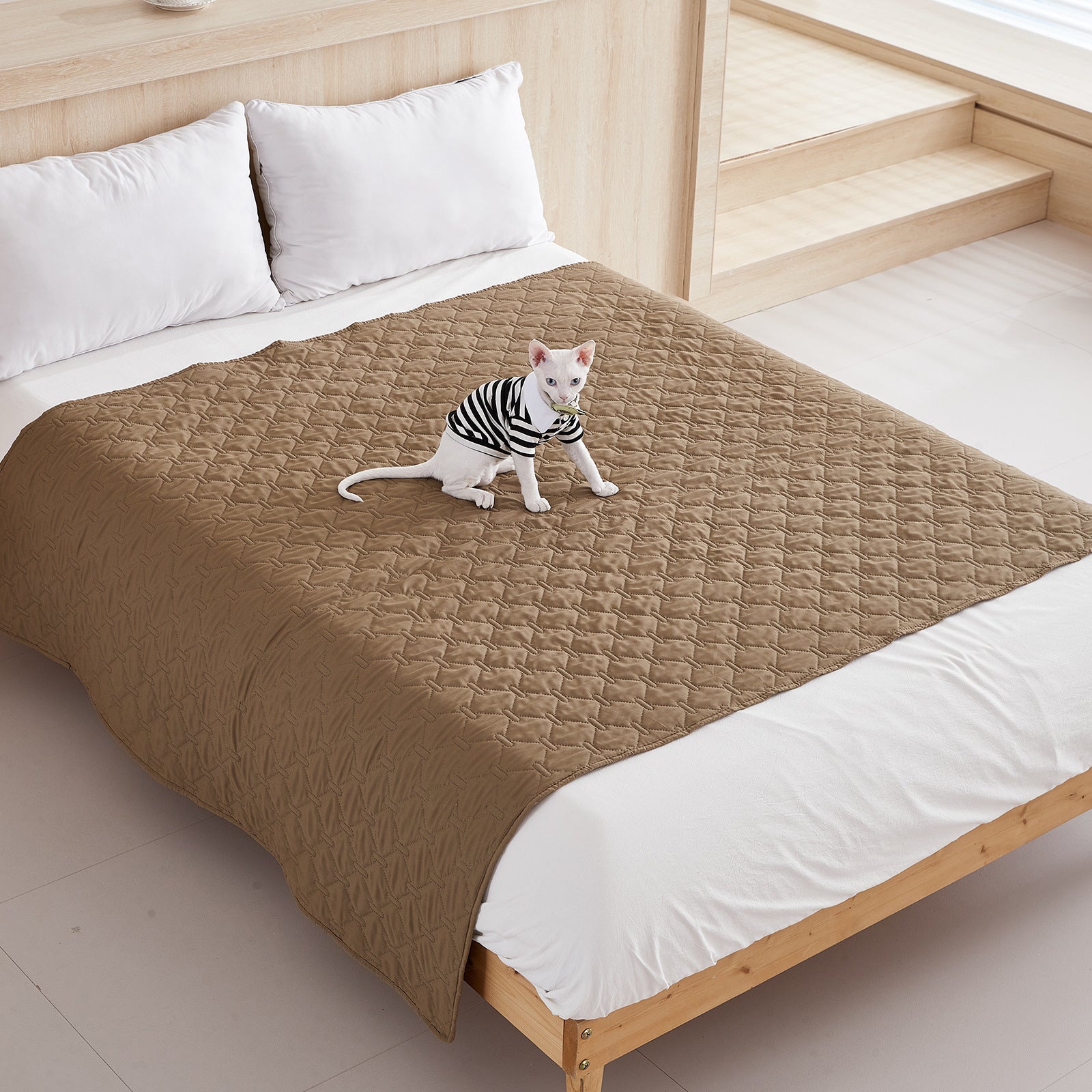 Waterproof Non-Slip Pet Mattress – Soft Blanket for Dogs & Cats